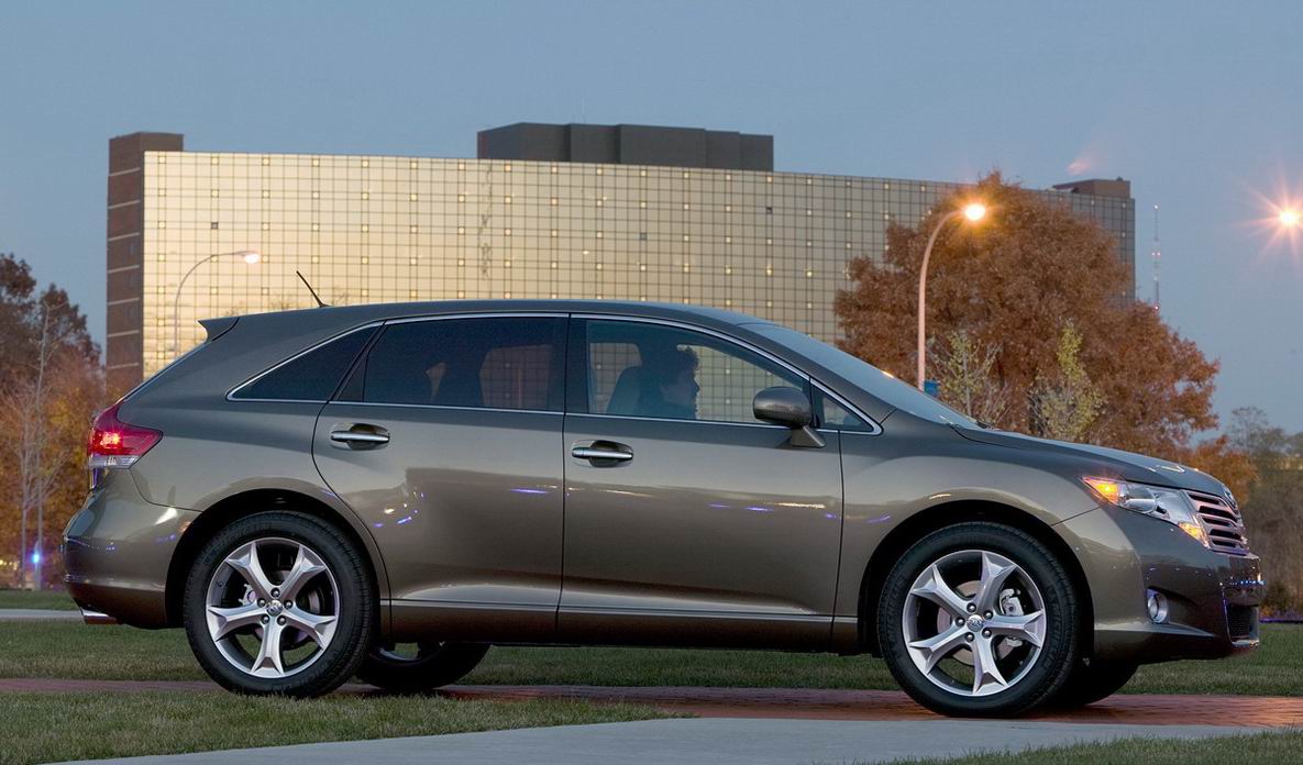 Toyota () Venza I:  