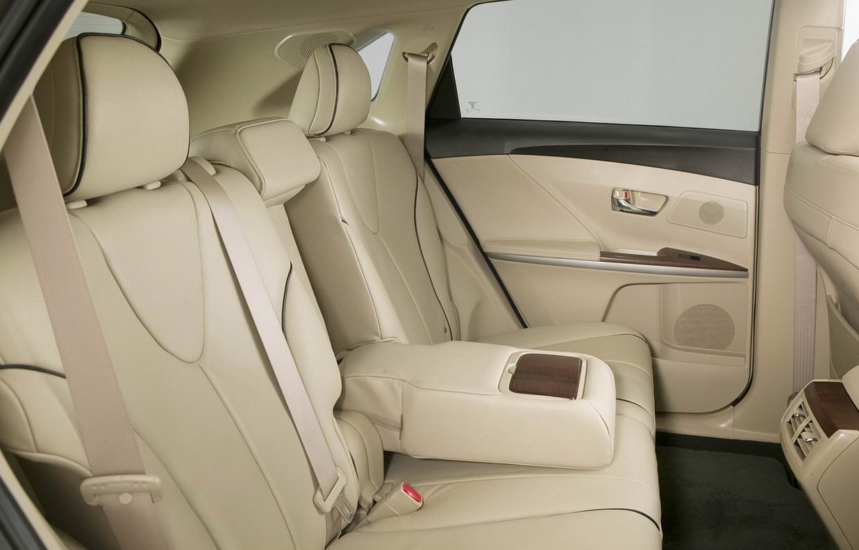 Toyota () Venza I:  