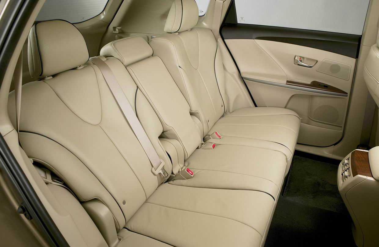 Toyota () Venza I:  
