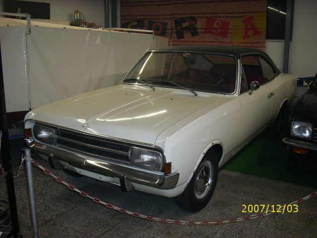 Opel () Rekord C coupe:  