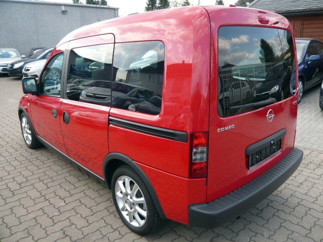 Opel () Combo Tour:  