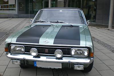 Opel () Commodore A coupe:  