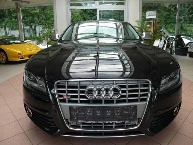 Audi () S5 4.2 FSI:  