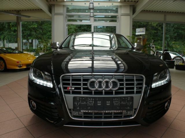 Audi () S5 4.2 FSI:  