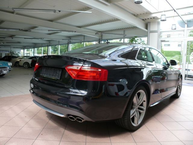 Audi () S5 4.2 FSI:  