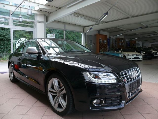 Audi () S5 4.2 FSI:  