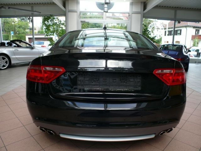 Audi () S5 4.2 FSI:  