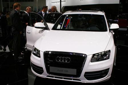 Audi () Q5 I (8RB):  