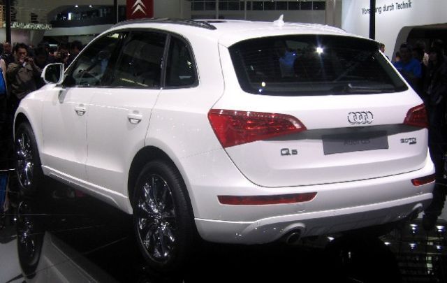 Audi () Q5 I (8RB):  