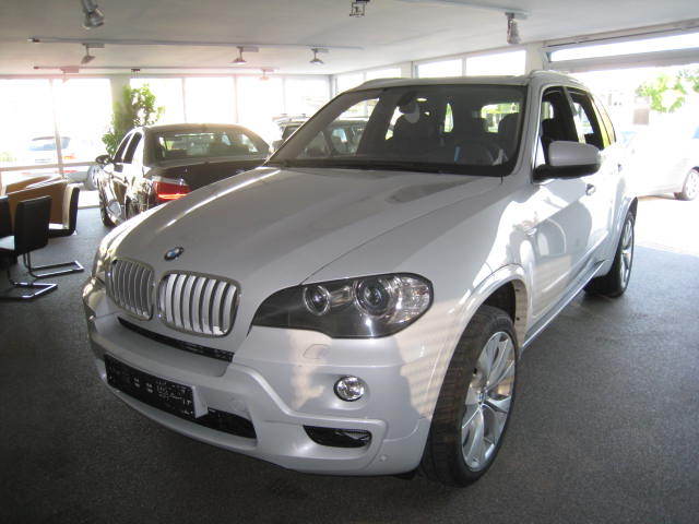 BMW () X5 (E70):  