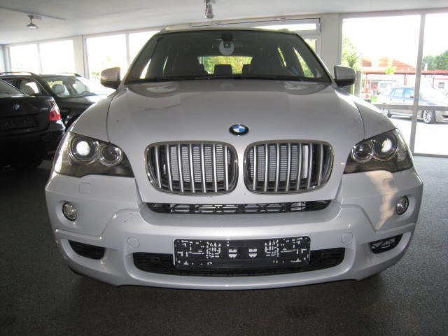 BMW () X5 (E70):  