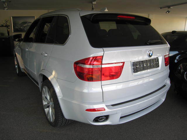 BMW () X5 (E70):  