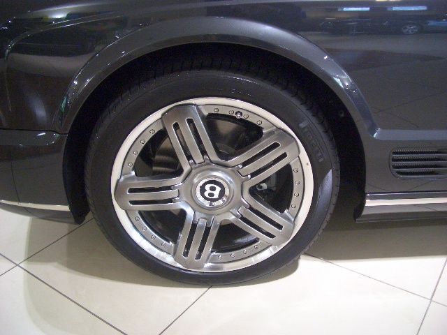 Bentley () Brooklands V8 Bi-Turbo:  