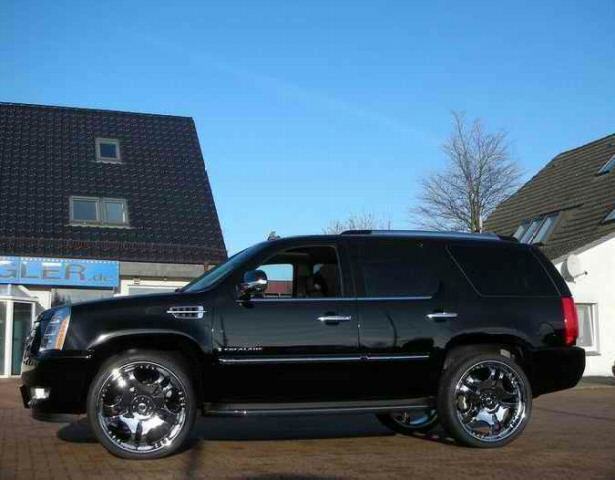 Cadillac () Escalade II (GMT800):  