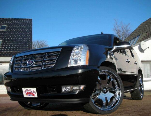 Cadillac () Escalade II (GMT800):  