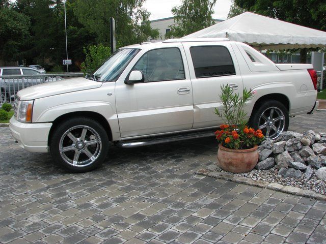 Cadillac () Escalade II PickUp (GMT800):  