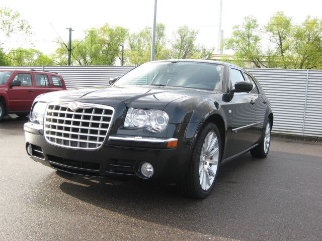 Chrysler () 300C Touring:  