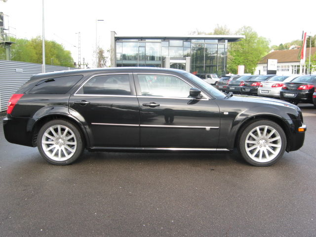 Chrysler () 300C Touring:  