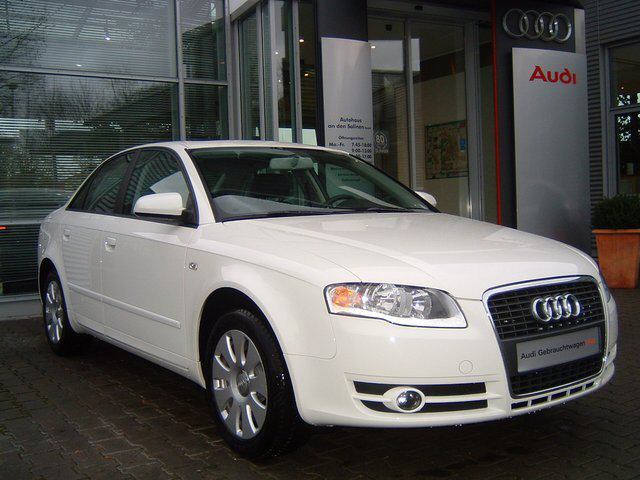 Audi () A4 III (8EC), RS4:  