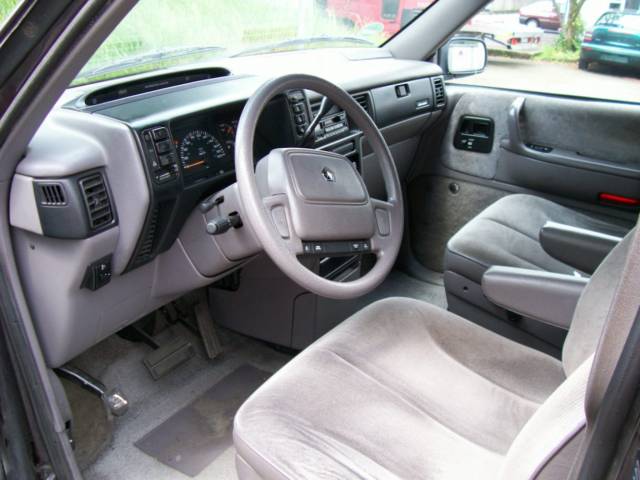 Chrysler () Grand Voyager II:  