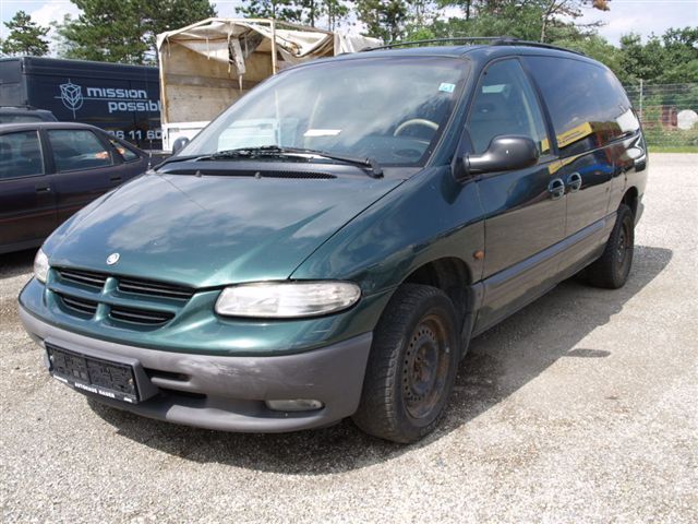 Chrysler () Grand Voyager III:  
