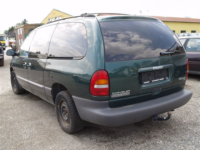 Chrysler () Grand Voyager III:  