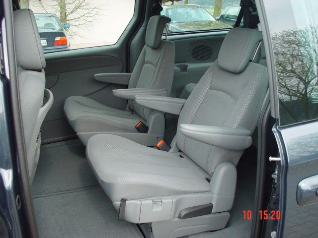 Chrysler () Grand Voyager IV:  