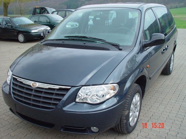 Chrysler () Grand Voyager IV:  