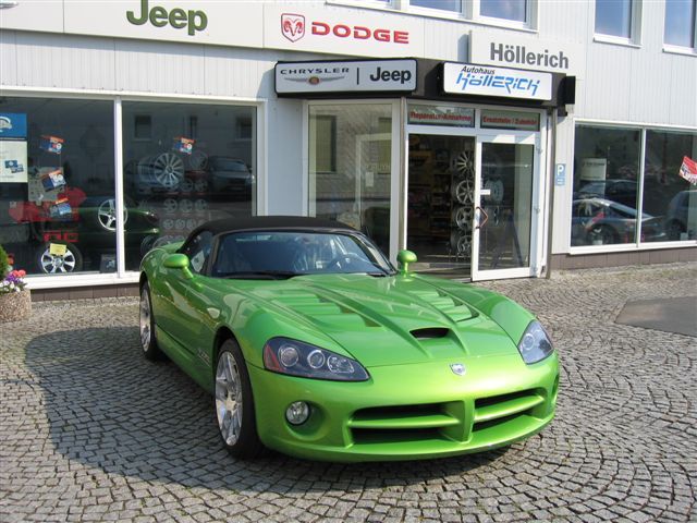 Chrysler () Viper SRT 10 Cabrio:  