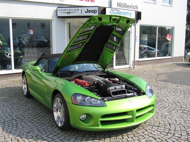 Chrysler () Viper SRT 10 Cabrio:  