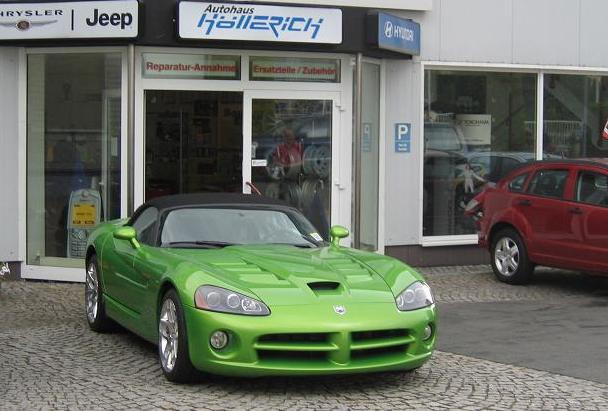 Chrysler () Viper SRT 10 Cabrio:  